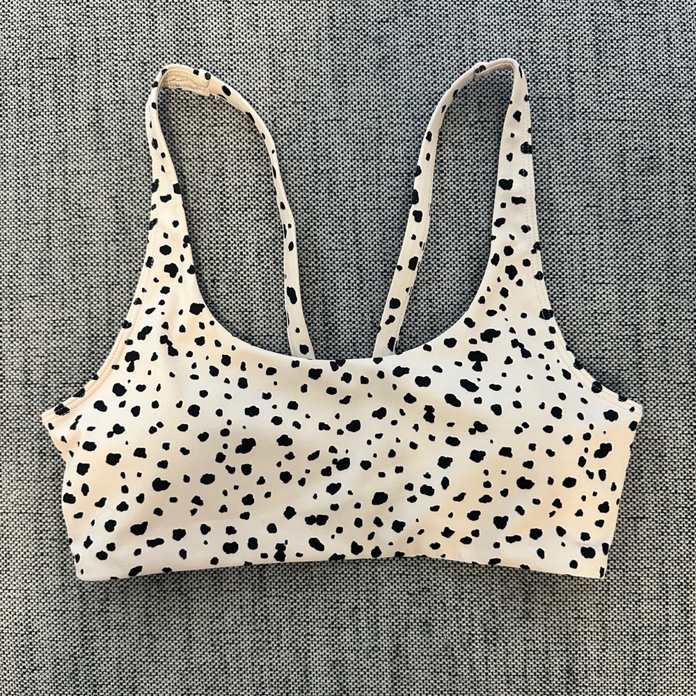 NWOT Vuori Yosemite bra in dune dots